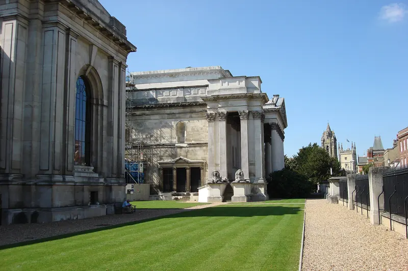 The neoclassical exterior of the Fitzwilliam Museum in Cambridge