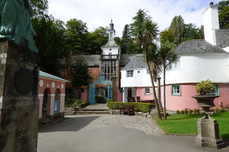 The colourful Italianate buildings of Portmeirion village