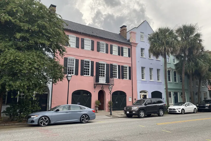 The pastel-painted Georgian houses of Rainbow Row in Charleston