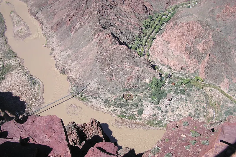 The exposed ridgeline of the South Kaibab Trail