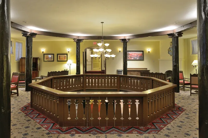 The interior of the El Tovar lodge on the rim