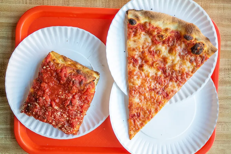 A counter slice shop in New York