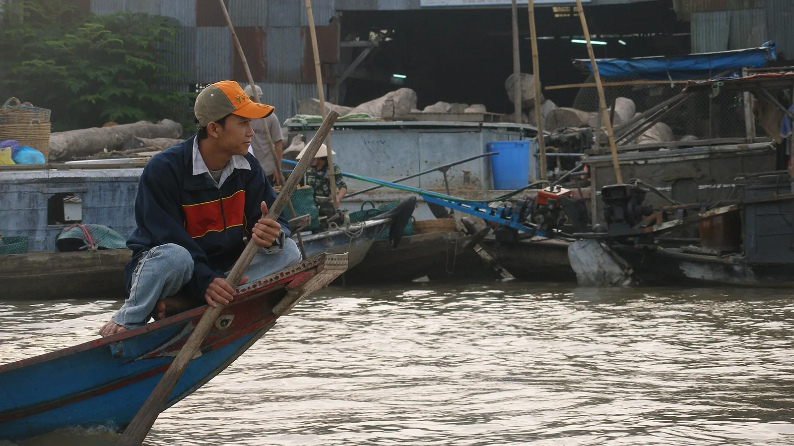 Boats gathering at the Cai Rang floating market near Can Tho in the early morning