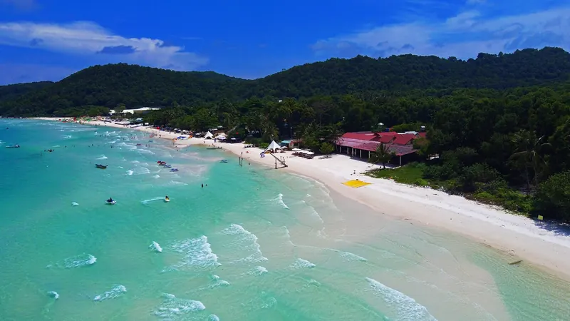 White sand and turquoise water at Sao Beach on Phu Quoc